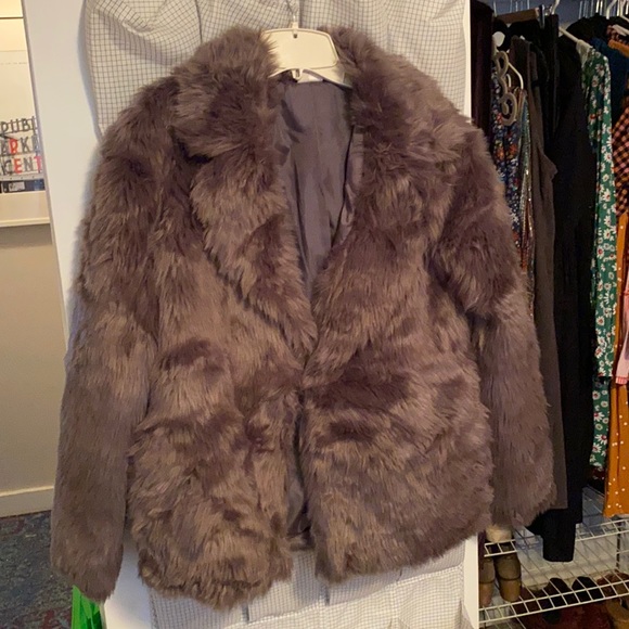 FOREVER 21 GREY FAUX FUR JACKET, L, NEVER WORN - Picture 1 of 1